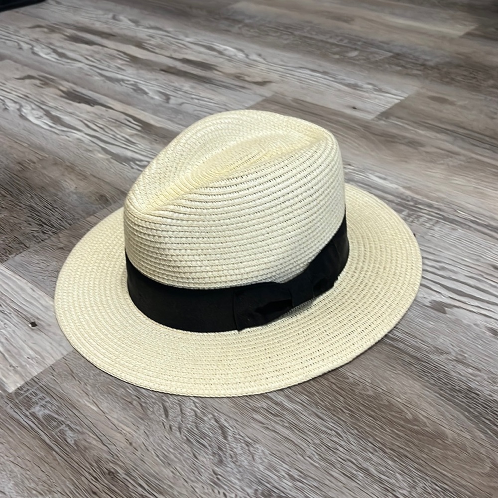 Straw sun hat with sinchable brim
